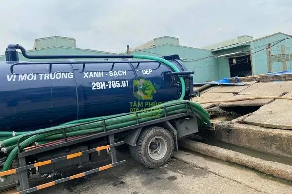 Hút hầm cầu tại Bình Dương - Từ 300k/m³, sạch sẽ, BH 5 năm 9 hut-ham-cau-tai-binh-duong-13