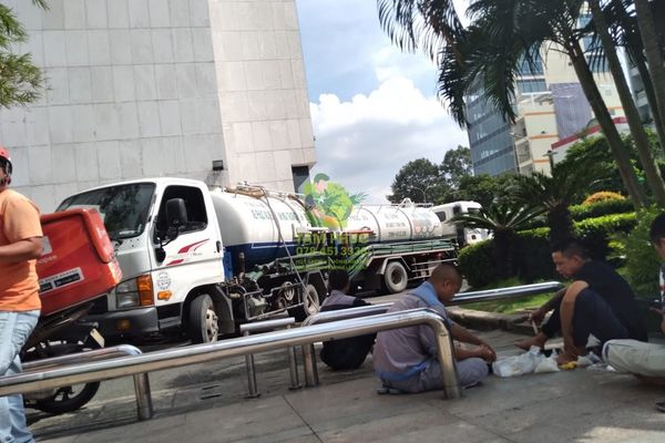 Hút hầm cầu tại Bình Dương - Từ 300k/m³, sạch sẽ, BH 5 năm 8 hut-ham-cau-tai-binh-duong-14
