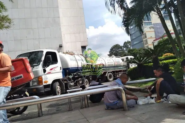 Hút hầm cầu tại Bình Dương - Từ 300k/m³, sạch sẽ, BH 5 năm 8 hut-ham-cau-tai-binh-duong-14