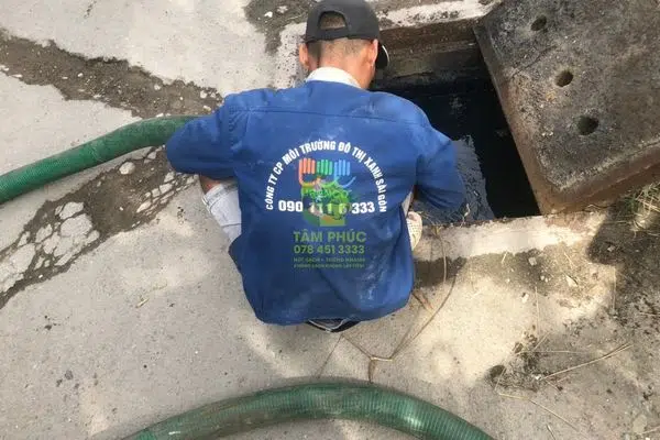 Hút hầm cầu tại Bình Dương - Từ 300k/m³, sạch sẽ, BH 5 năm 7 hut-ham-cau-tai-binh-duong-3