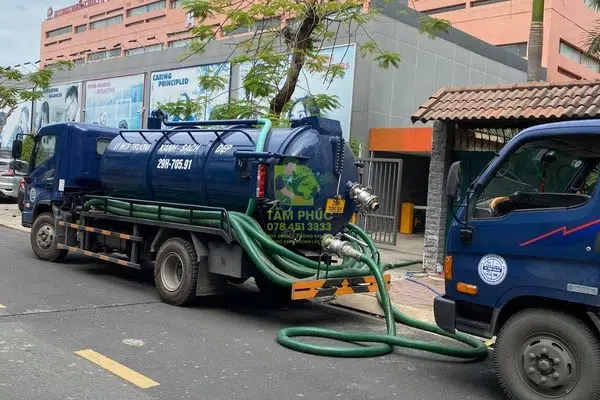 Hút hầm cầu tại Bình Phước - 0 phát sinh chi phí, BH 5 năm 4 Hút hầm cầu tại Bình Phước – thợ đến nhanh, xử lý sạch