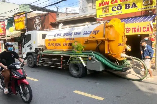 Hút hầm cầu tại Bình Phước - 0 phát sinh chi phí, BH 5 năm 9 Hút hầm cầu tại Bình Phước cho nhà dân, nhà trọ, quán ăn