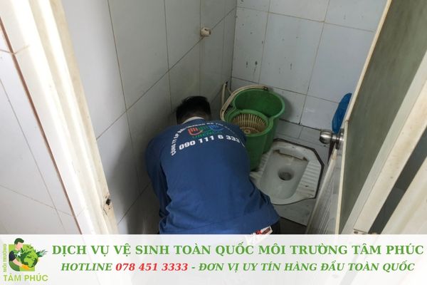 Cách để nhận biết bồn cầu bị nghẹt và cần phải gọi đơn vị thông tắc