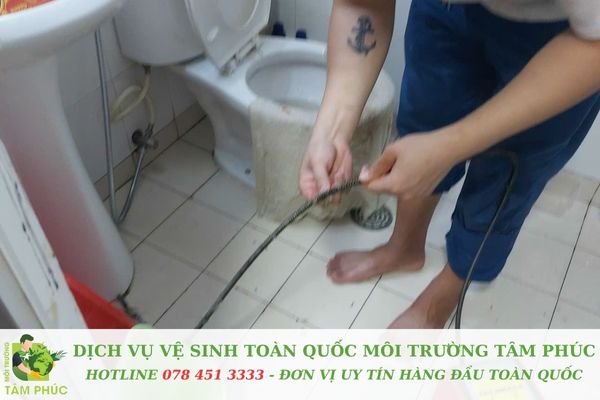 Dịch vụ Môi Trường Tâm Phúc thông bồn cầu nghẹt tại Đồng Nai phục vụ 24/7