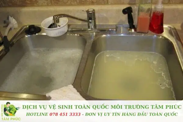 Những sai lầm trầm trọng khi khách tự thông cống nghẹt