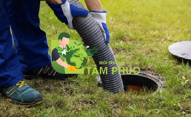 Hút hầm cầu tại Dĩ An - xử lý sạch không tái nghẹt