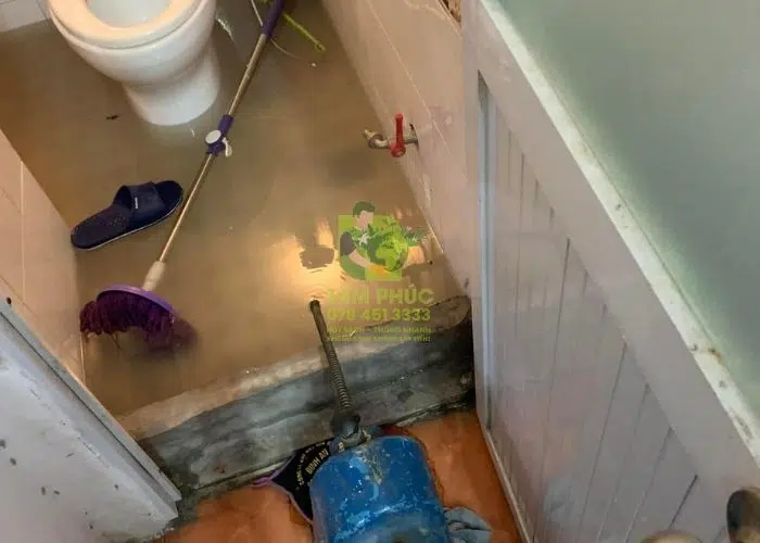 Thông cống nghẹt tại Dĩ An sạch 100% - Giá rẻ 100k【15P có mặt 】 3 Thông cống nghẹt tại Dĩ An bằng máy lò xo