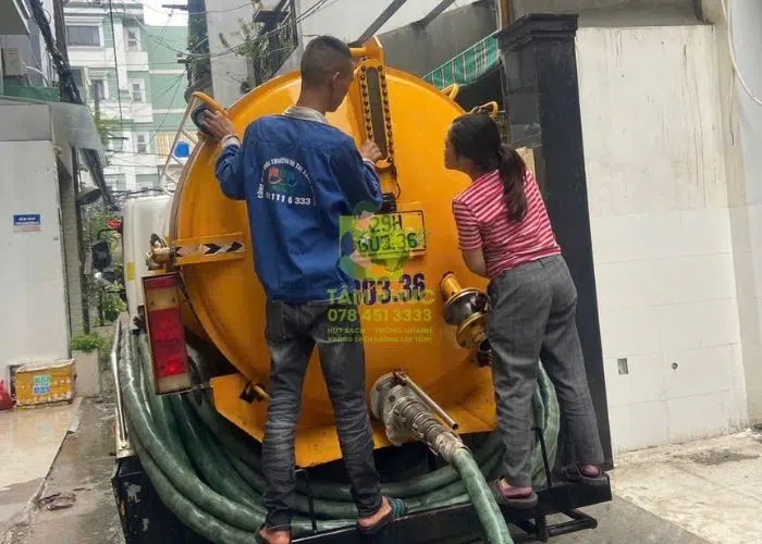 Báo giá hút hầm cầu mới nhất 2026, đơn vị uy tín, BH 5 năm 17 hut-ham-cau-1