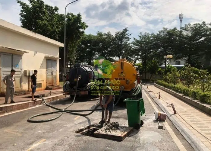 Báo giá hút hầm cầu mới nhất 2026, đơn vị uy tín, BH 5 năm 35 hut-ham-cau-cho-kcn-9