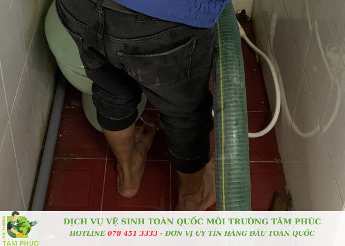 Hút bể phốt tại Cầu Giấy - Hút sạch bể phốt đầy