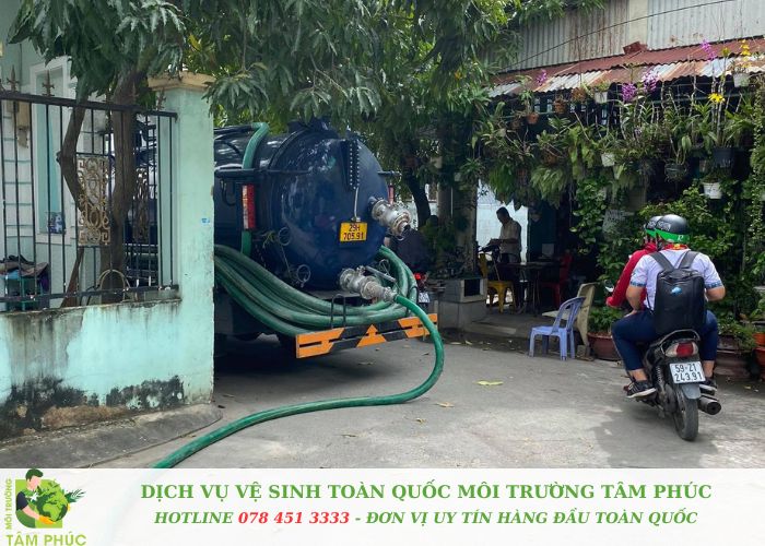 Hút bể phốt tại Hà Nội - Xử lý triệt để, BH 60 tháng 3 Hút bể phốt tại Hà Nội - Sạch sẽ không mùi