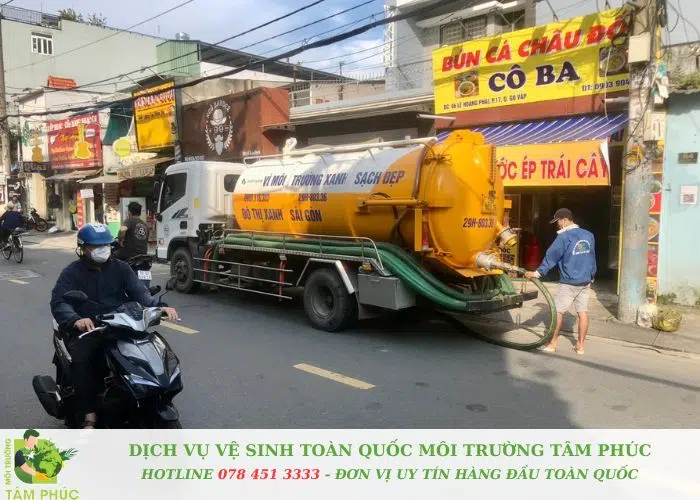 Hút bể phốt tại Long Biên Môi Trường Tâm Phúc (2)