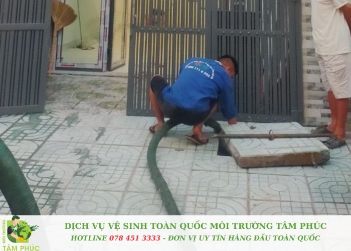 Hút bể phốt tại Long Biên có mặt trong vòng 15 phút