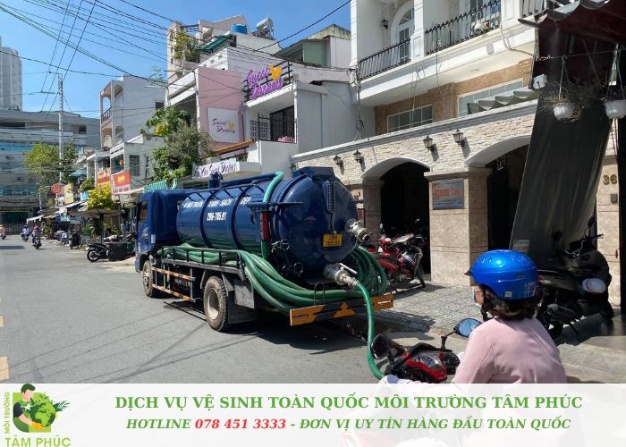 Hút bể phốt tại Thanh Trì Giá rẻ, Có mặt ngay 2 Hut be phot tai Thanh Tri Moi Truong Tam Phuc 3 -