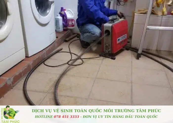 Thông tắc cống tại Long Biên Môi Trường Tâm Phúc (2)