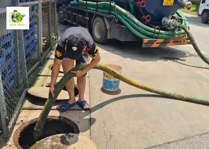 Hút hầm cầu tại TPHCM giá từ 300k/1m3, 15P có mặt, BH 5 năm 16 hut-ham-cau-tai-tphcm