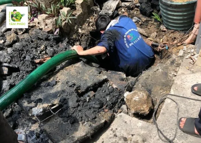 Hút hầm cầu tại TPHCM giá từ 300k/1m3, 15P có mặt, BH 5 năm 36 hut-ham-cau-tai-tphcm