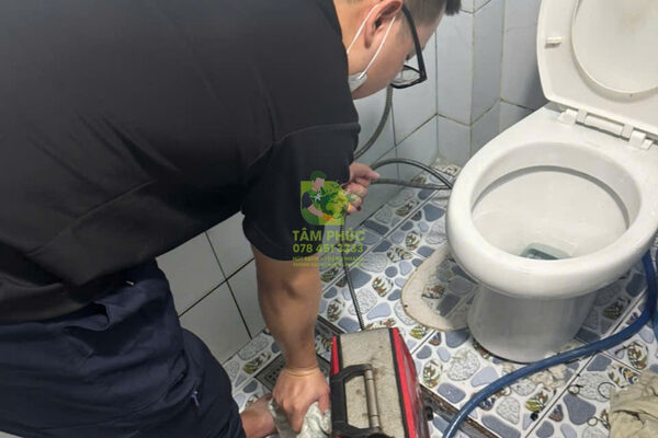 Thông bồn cầu nghẹt tại Quận 1 - Bảo hành 12 tháng 7 thong-bon-cau-nghet-tai-quan-1-2-1