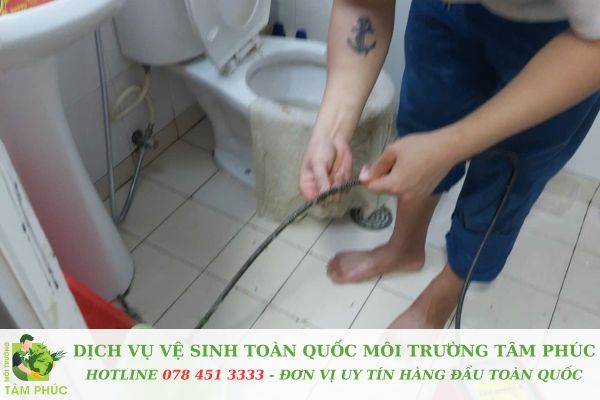 Thông bồn cầu nghẹt tại Quận 4 - Không đục phá, nhanh gọn 11 Thông bồn cầu nghẹt tại Quận 4