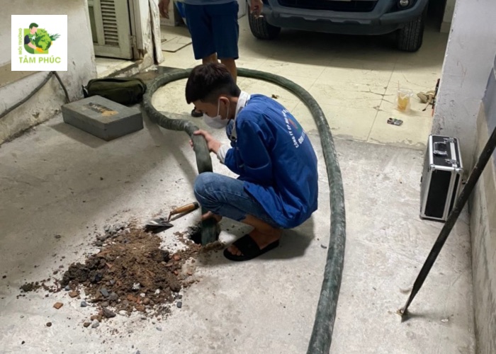 Hút hầm cầu tại Bù Đăng bằng xe bồn chuyên dụng - kỹ thuật tốt