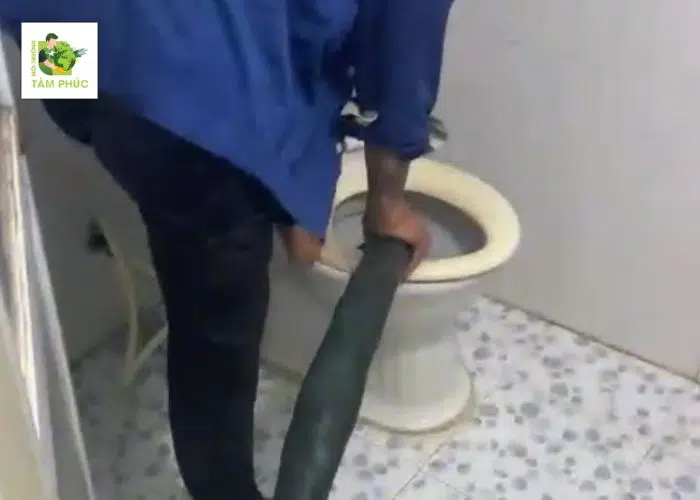 Dịch Vụ Hút Hầm Cầu Tri Tôn Chuyên Nghiệp - Phục Vụ 24/7 Năm 2025 3 hut ham cau tai tri ton 2 -