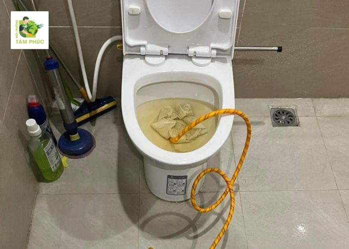 Thông bồn cầu nghẹt tại Bình Long - Kỹ thuật viên chuyên nghiệp