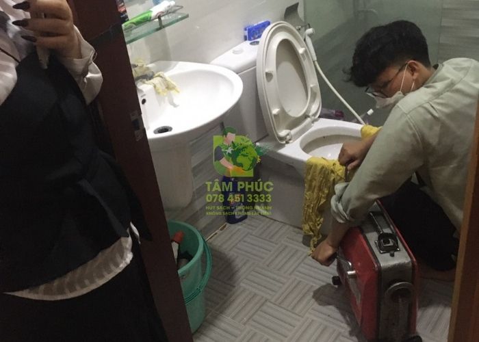 Thông bồn cầu nghẹt tại Hớn Quản thao tác nhanh gọn