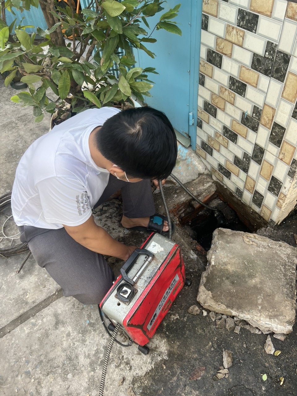 Thông Cống Nghẹt TP.HCM 17 z3932412188282 968e51dad3319d9b8ede372e2de871ce -