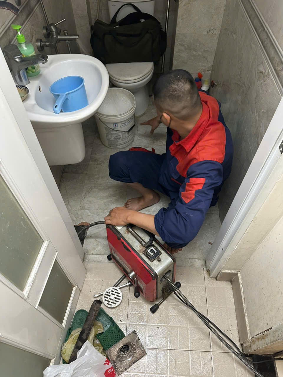 Thông Cống Nghẹt TP.HCM 12 z6336650266168 f385b13ae4a033d6dfee68346b7030c4 -