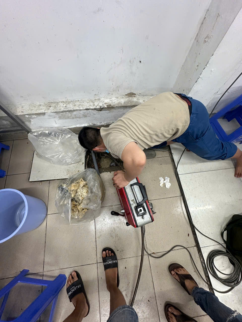 Thông Cống Nghẹt TP.HCM 7 z6505113417678 38e22cc9083634f6abf15a7e94b5a41d -