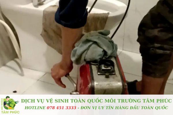 Thông bồn cầu nghẹt tại Chợ Vàm