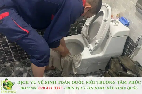 Thông bồn cầu nghẹt tại Hòa Hiệp