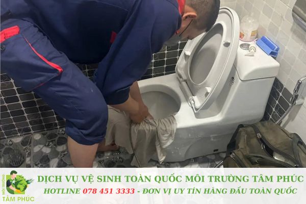 Thông bồn cầu nghẹt tại Hòa Lạc
