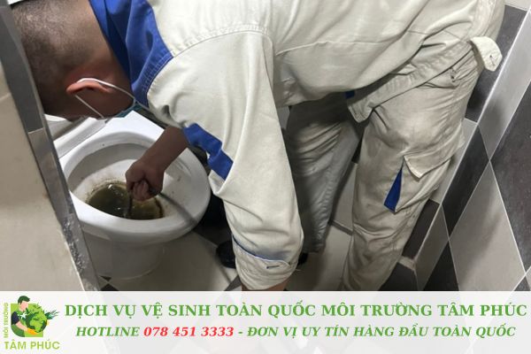 Thông bồn cầu nghẹt tại Long Xuyên