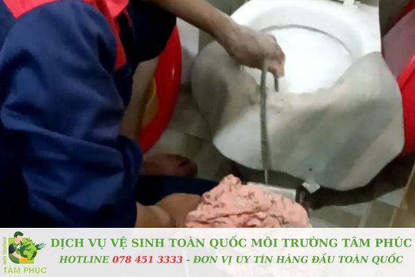 Thông bồn cầu nghẹt tại Lục Sỹ Thành