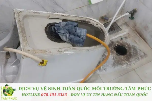 Thông bồn cầu nghẹt tại Phú Hòa