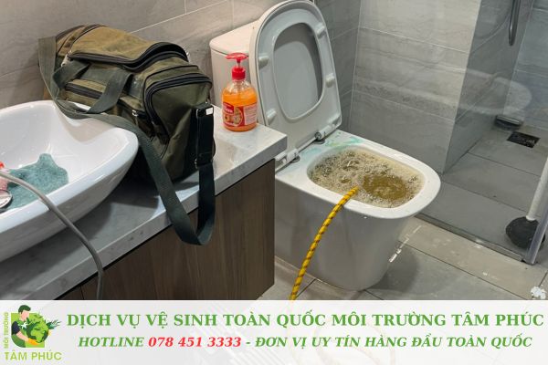 Thông bồn cầu nghẹt tại Quới Thiện