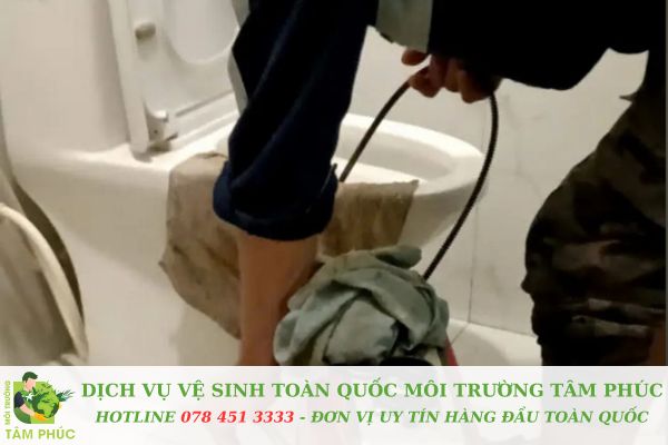 Thông bồn cầu nghẹt tại Vĩnh Tế