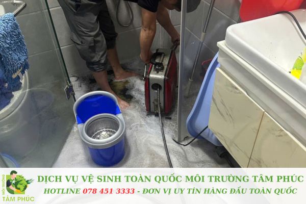 Thông cống nghẹt tại Ngã Bảy