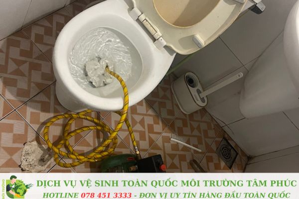 Thông bồn cầu nghẹt tại Cái Vồn