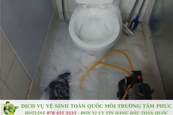 Thông bồn cầu nghẹt tại Giang Thành