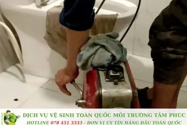 Thông bồn cầu nghẹt tại Tân Hiệp Kiên Giang – Nhanh Gọn 24/24 4 Thông bồn cầu nghẹt tại Tân Hiệp