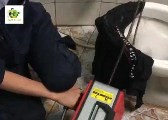 Thông Tắc Bồn Cầu Tại Yên Lạc Vĩnh Phúc Chỉ 15P Xuất Hiện Xử Lý 3 thong tac bon cau tai yen lac 4 -