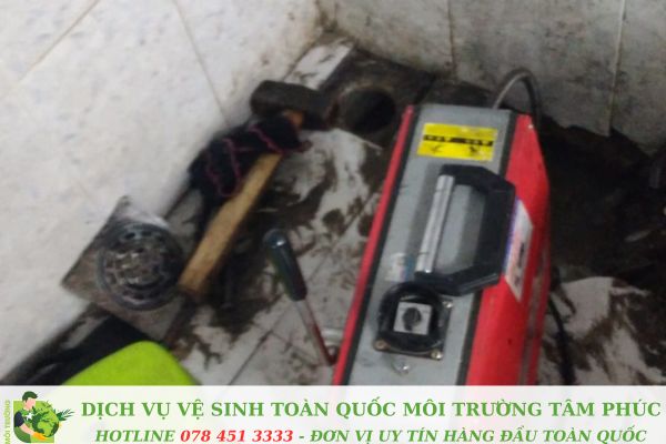Thông tắc cống tại Thị xã Kinh Môn 