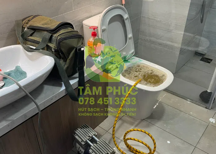 Thông bồn cầu nghẹt tại An Xuyên Cà Mau - Phục vụ 24/7 3 hinh anh thuc te tam phuc 13 -