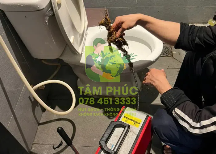 Thông bồn cầu nghẹt tại Hiệp Thành, Cà Mau - Bảo hành dài hạn 2026 2 hinh anh thuc te tam phuc 34 -