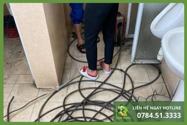 Thông tắc bồn cầu tại Hải Hậu giá 100k – bảo hành 12 tháng 2 thong tac bon cau tai hai hau 1 -