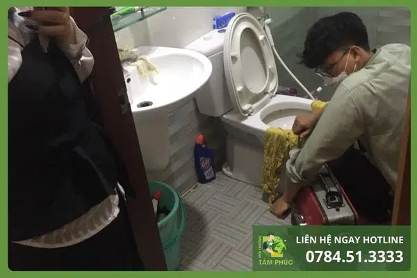 Thông tắc bồn cầu tại Nghĩa Hưng giá rẻ – bảo hành 1 năm 4 thong-tac-bon-cau-tai-nghia-hung