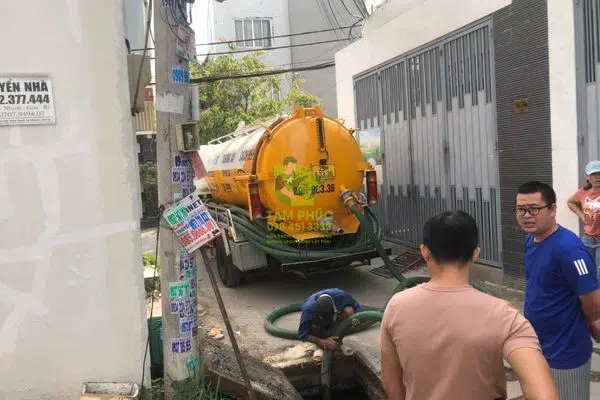 Hút hầm cầu tại thành phố Cam Ranh – Hút sạch tận gốc 100% 3 hut-ham-cau-tai-thanh-pho-cam-ranh-3