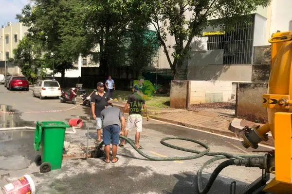 Hút hầm cầu tại thành phố Cam Ranh – Hút sạch tận gốc 100% 6 hut-ham-cau-tai-thanh-pho-cam-ranh-6